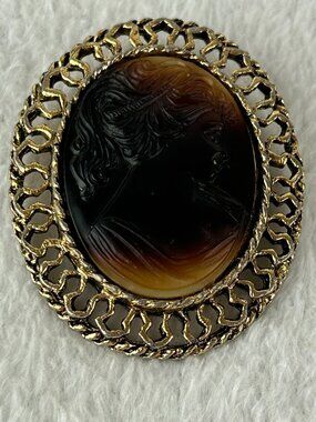 Vintage Glass Cameo Brooch Pendant Gold Tone